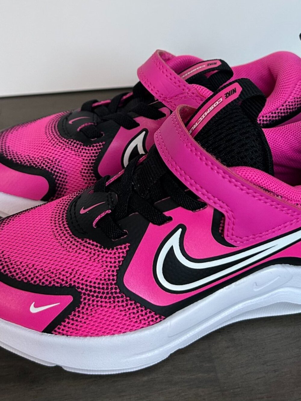 Nike Kids Cosmic Runner Laser Fuchsia Pink Sneakers Size 11C New Without Box